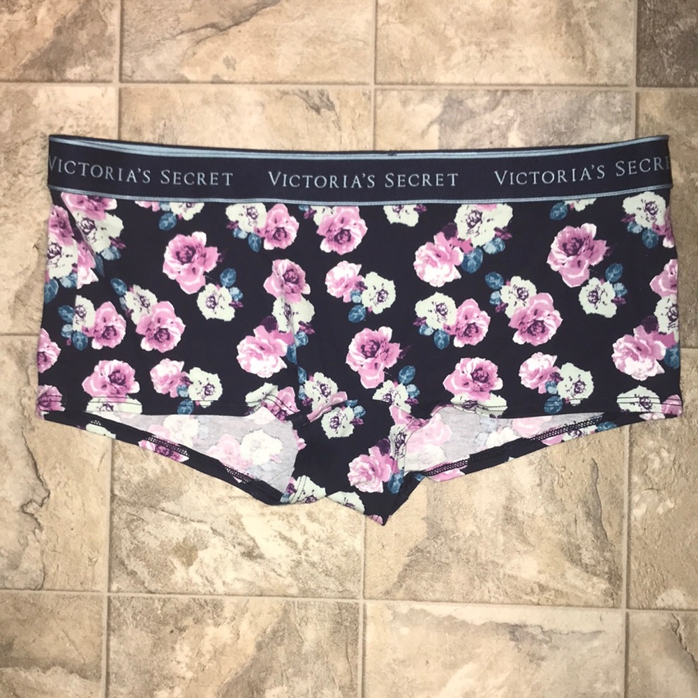 Victoria’s Secret Shortie Underwear Size L